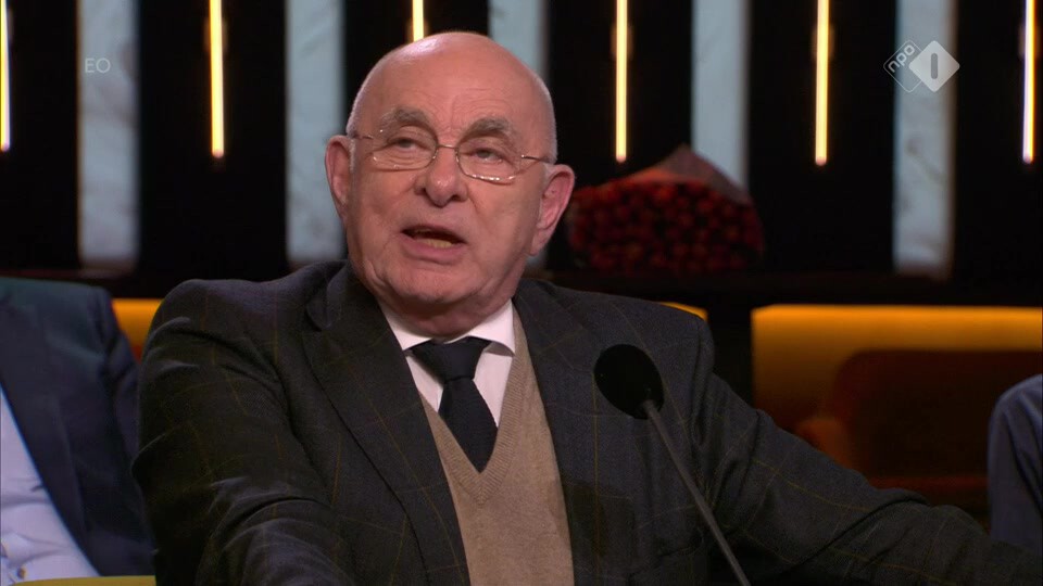 UEFA verplaatst EK-voetbal naar zomer 2021: Michael van Praag, Dione de Graaff en Tom van ’t Hek reageren