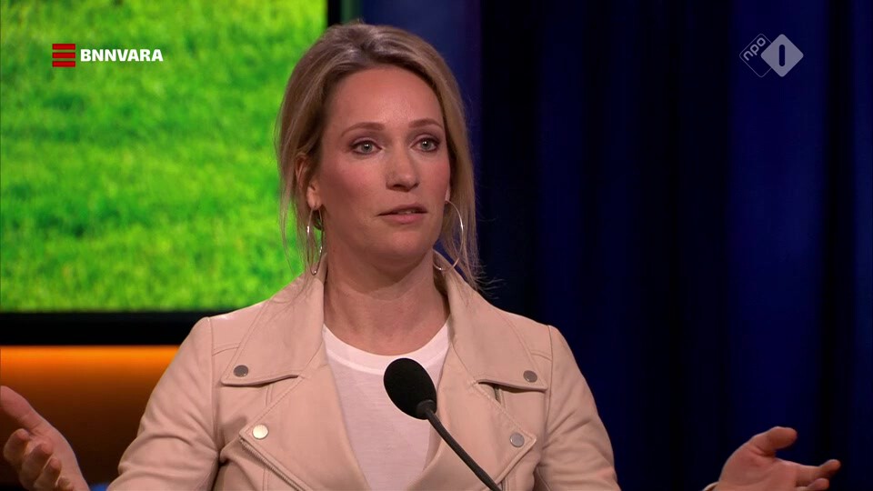 Voetbalverslaggever Hélène Hendriks over wat er moet gebeuren met onze eredivisie