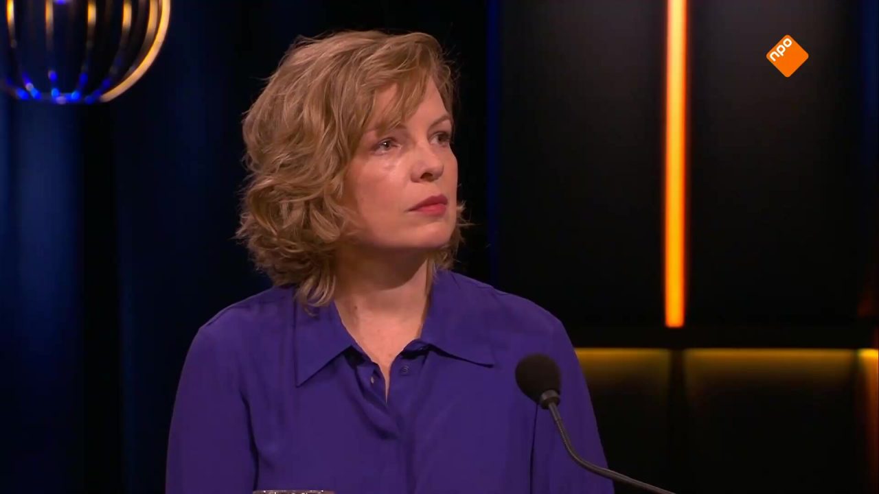 Beatrice de Graaf over wat we kunnen doen tegen de toename van complottheorieën in coronatijd