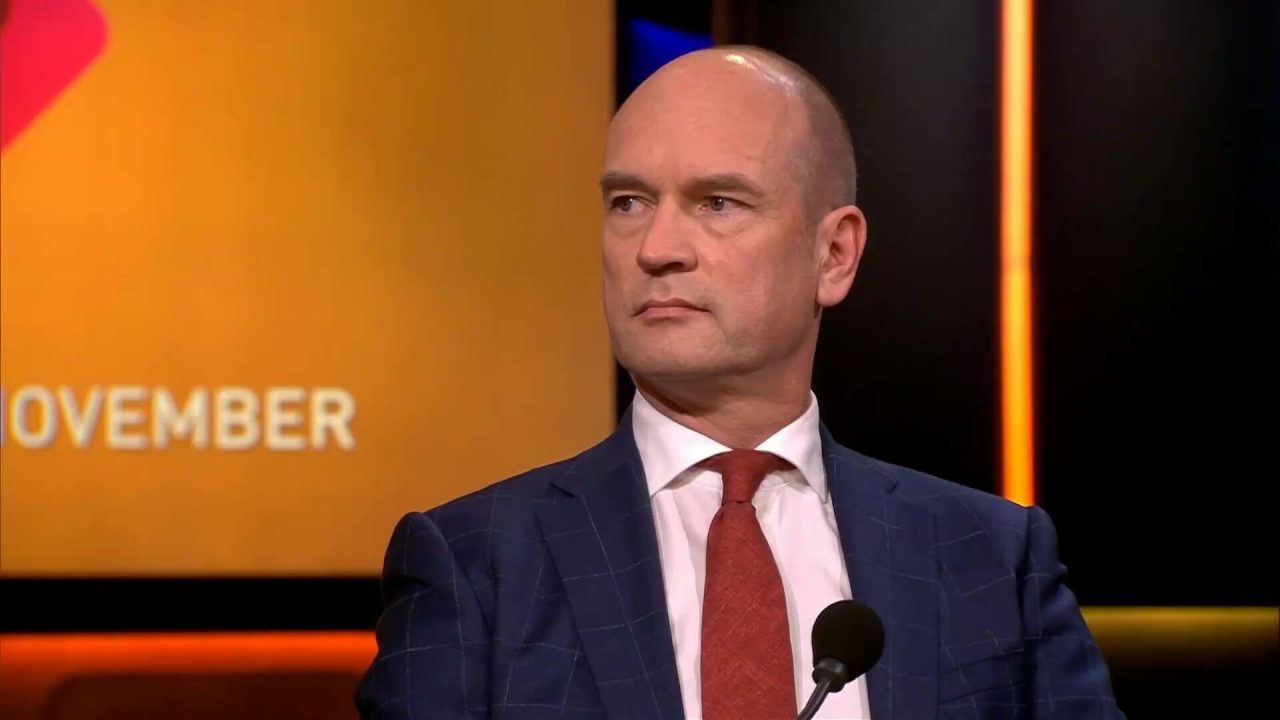 Gert-Jan Segers en Azzedin Karrat met elkaar in debat over de vraag of je profeten moet kunnen beledigen