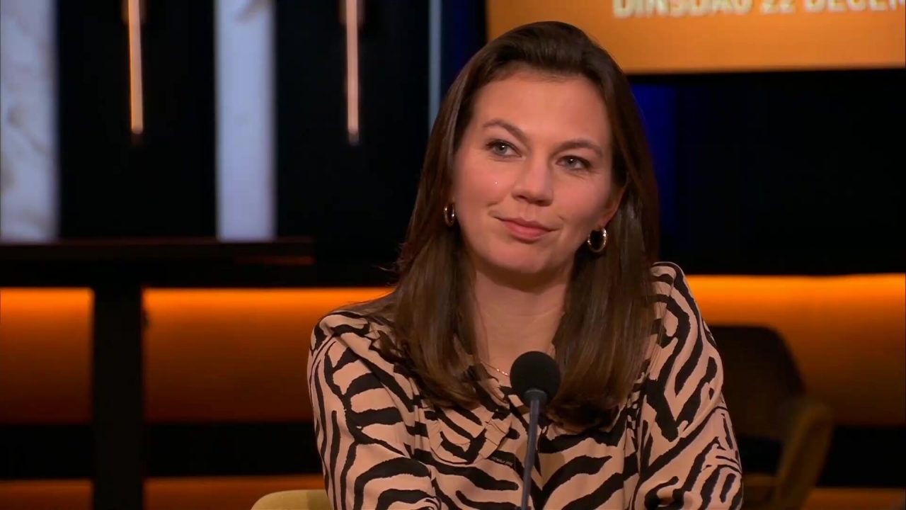 Politiek verslaggevers Marleen de Rooy en Ron Fresen over het spoedberaad over het toeslagenrapport