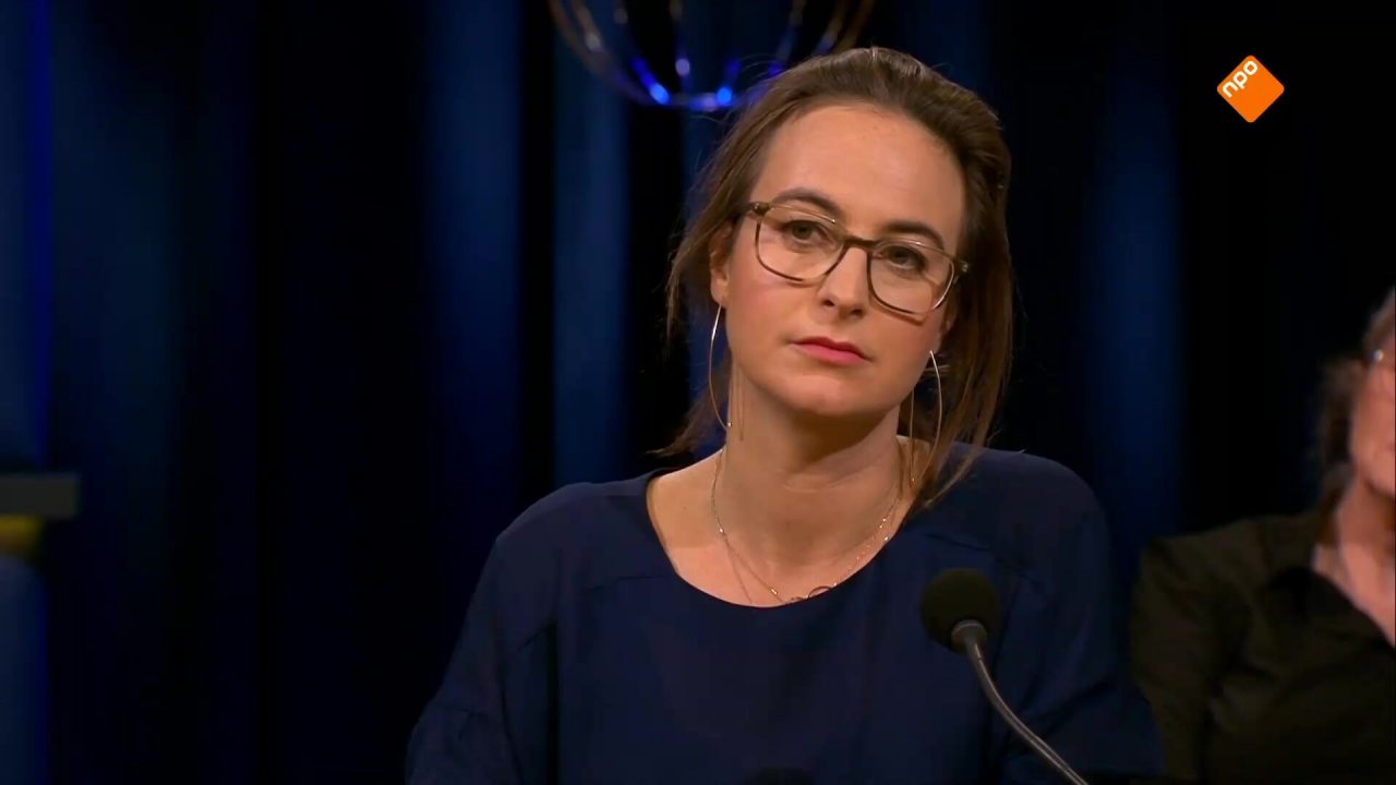 Laila Frank, Raymond Mens, Maarten van Rossem, Kirsten Verdel en Tijs van den Brink met het laatste nieuws