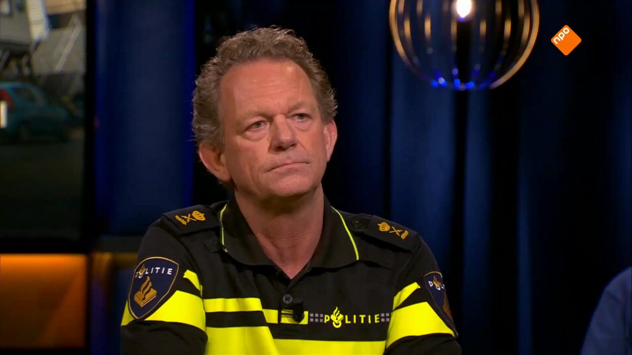 Korpschef Fred Westerbeke en wijkagent Mat Soares willen korte metten maken met racisme binnen politiekorps Rotterdam