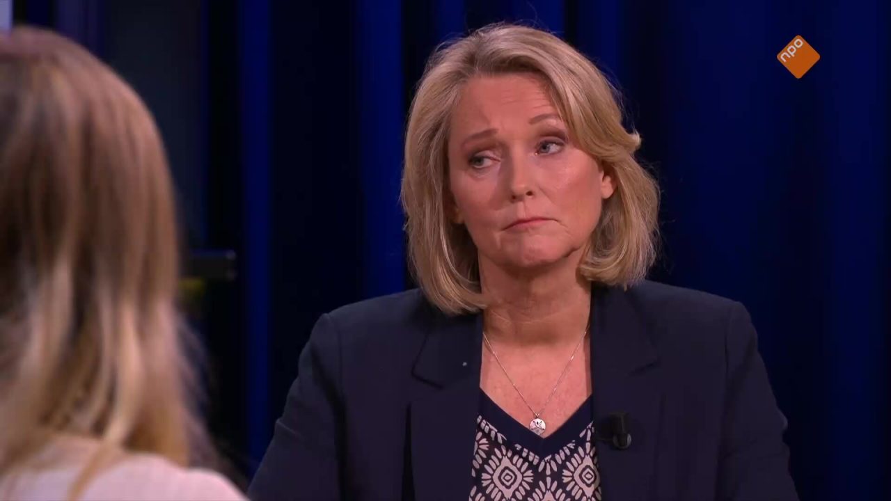 Julia Maan, Antoinette Hertsenberg en Cynthia Ronde over jongeren met schulden